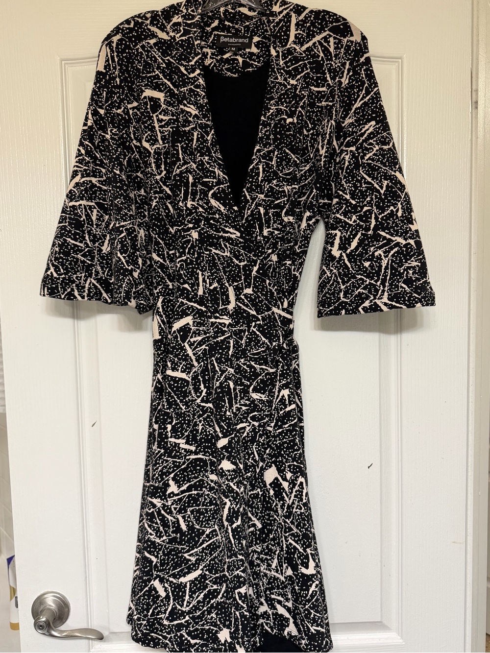 Betabrand San Francisco Wrap Dress M Black Cream Abstract Print Belted Knit